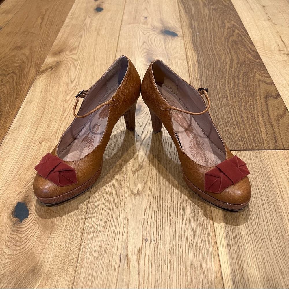 Anthropologie Miss Albright Nicole Heels with velvet Bows